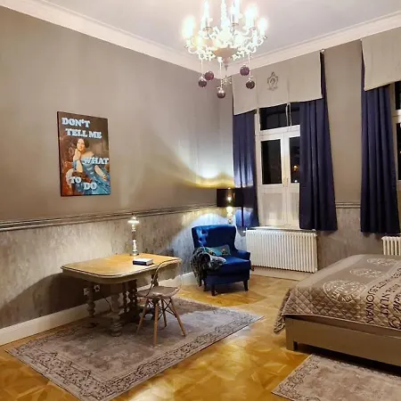 Apartment Stadtvilla - 160 Qm Zentrumsnah Rostock